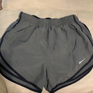 Size M nike athletic shorts